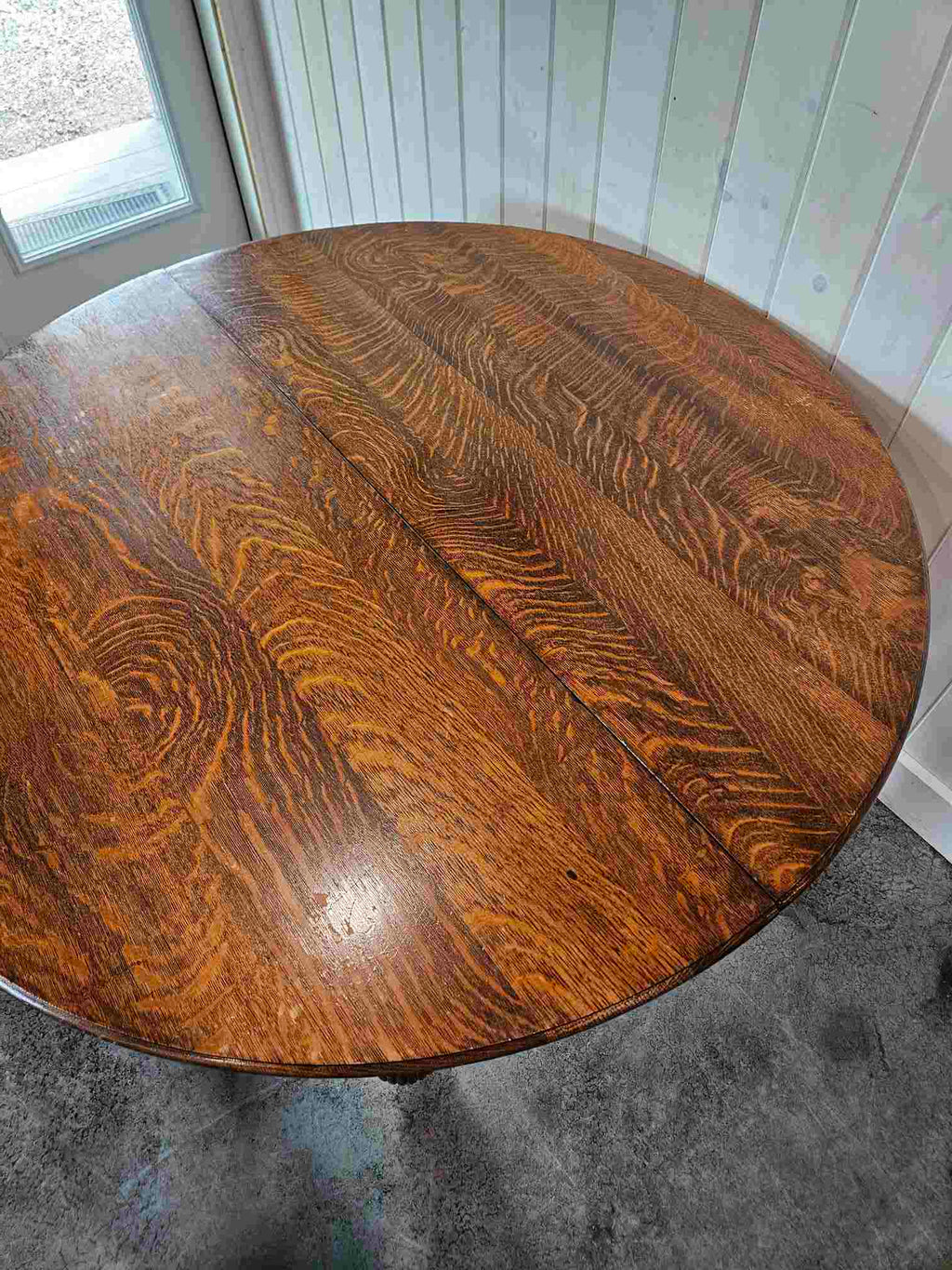 Round Dining Table