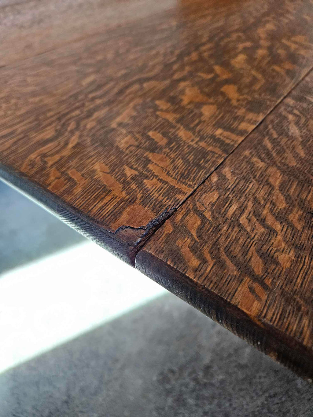 Round Oak Dining Table