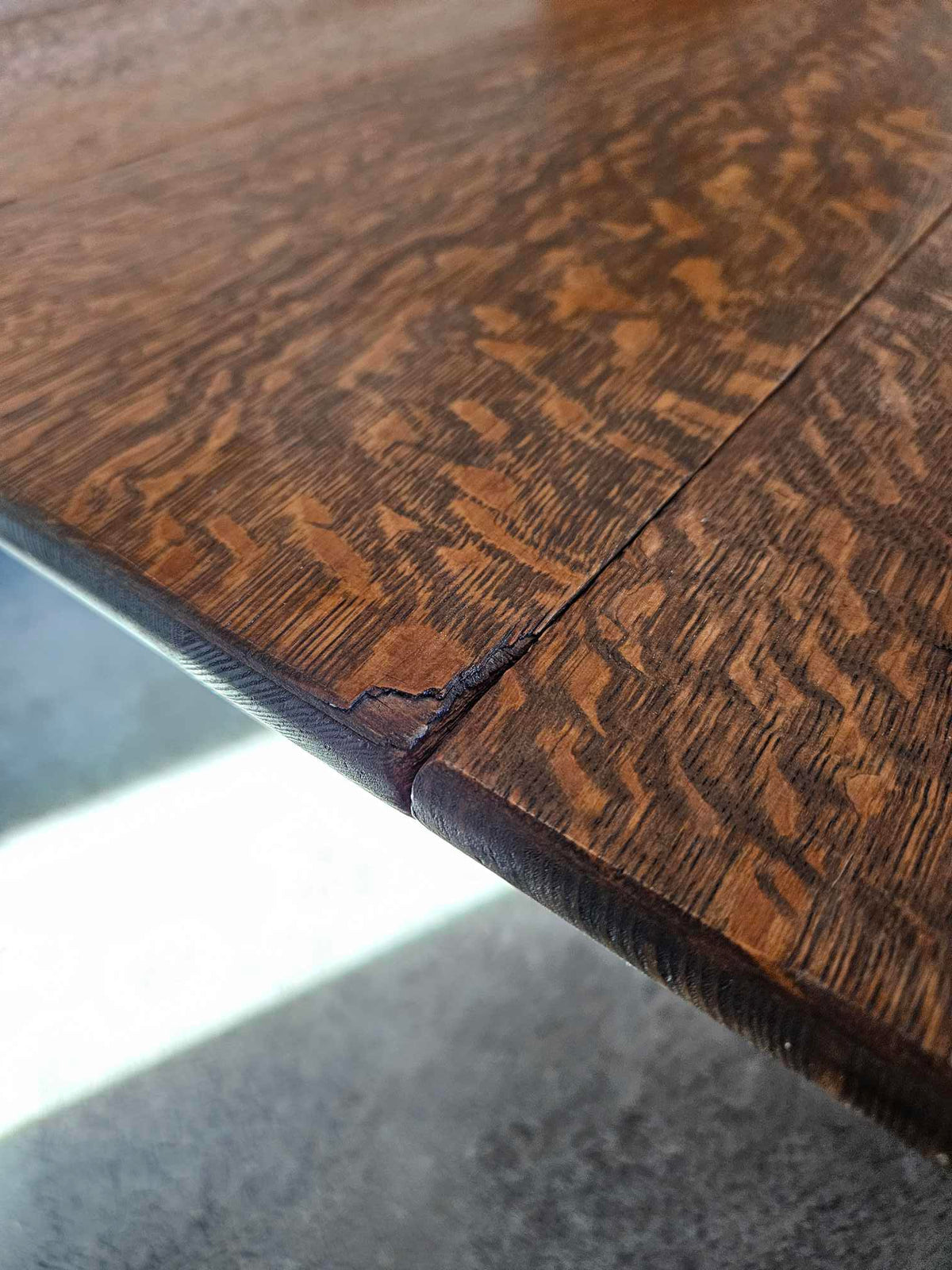 Round Oak Dining Table