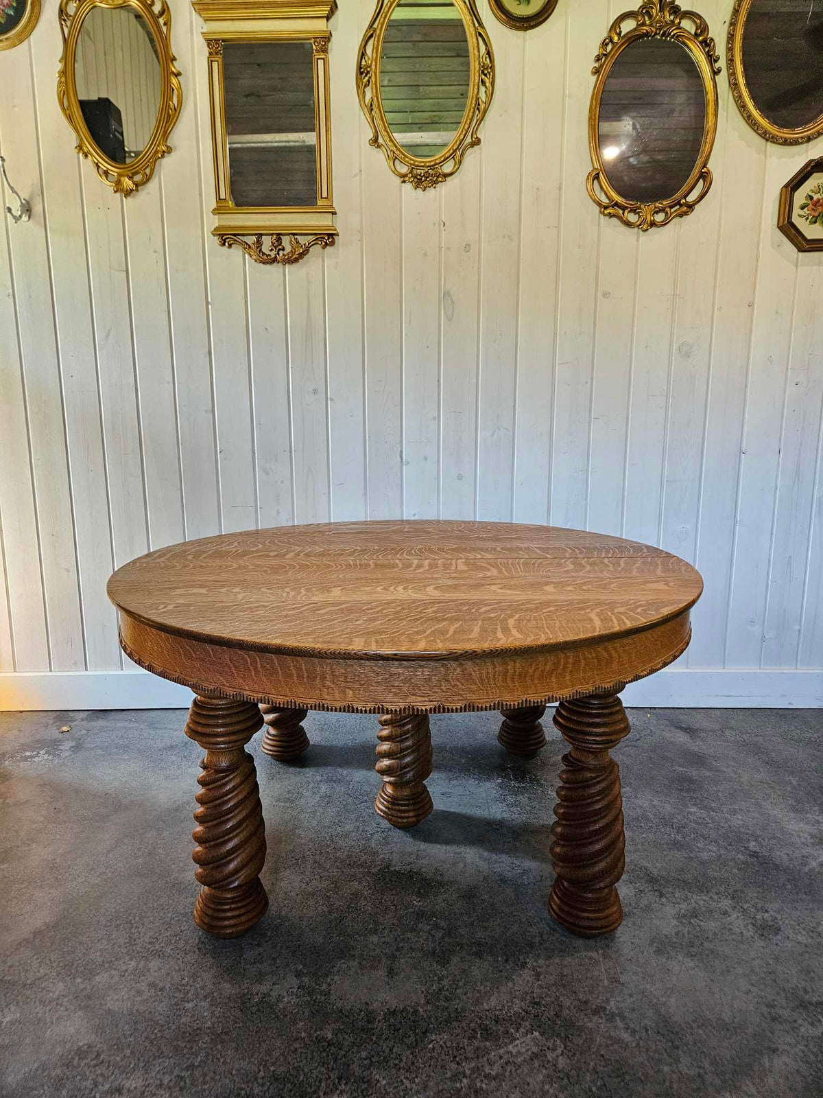 Round Oak Dining Table