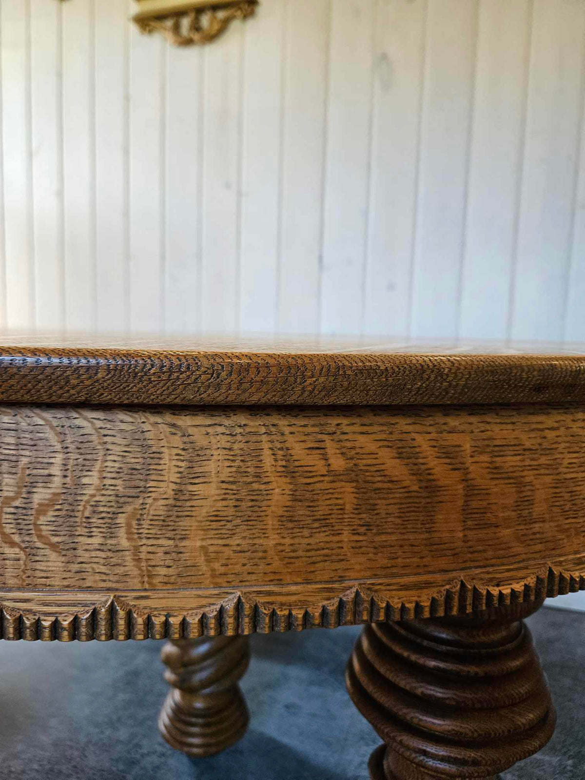 Round Oak Dining Table