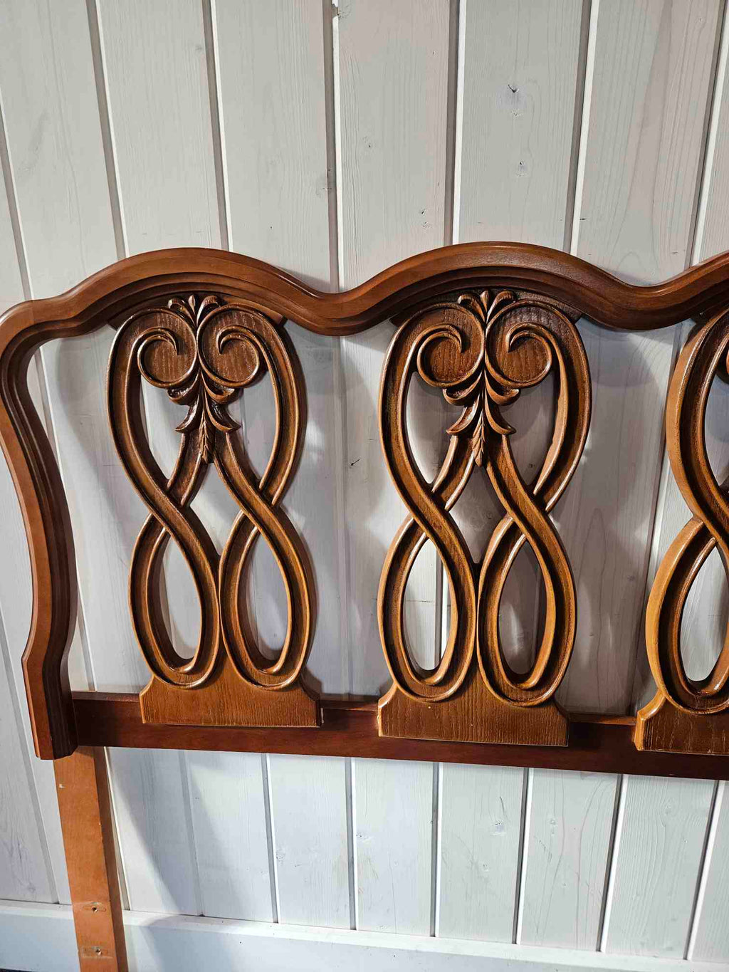 Victoriavilla Queen Head Board