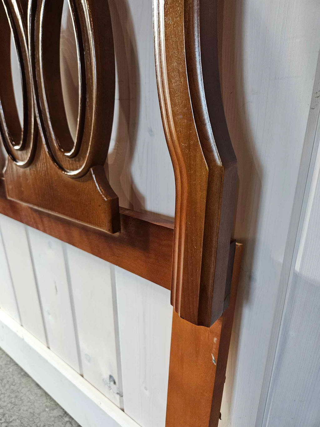 Victoriavilla Queen Head Board
