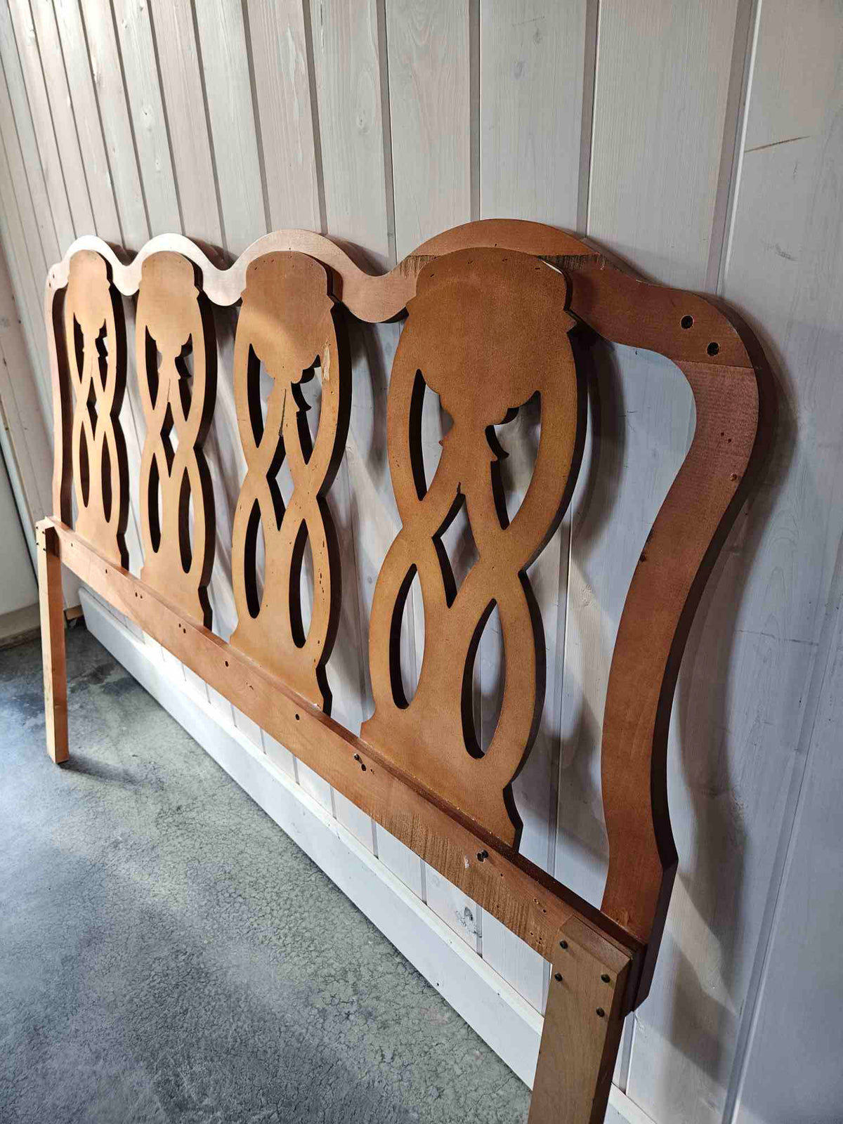 Victoriavilla Queen Head Board