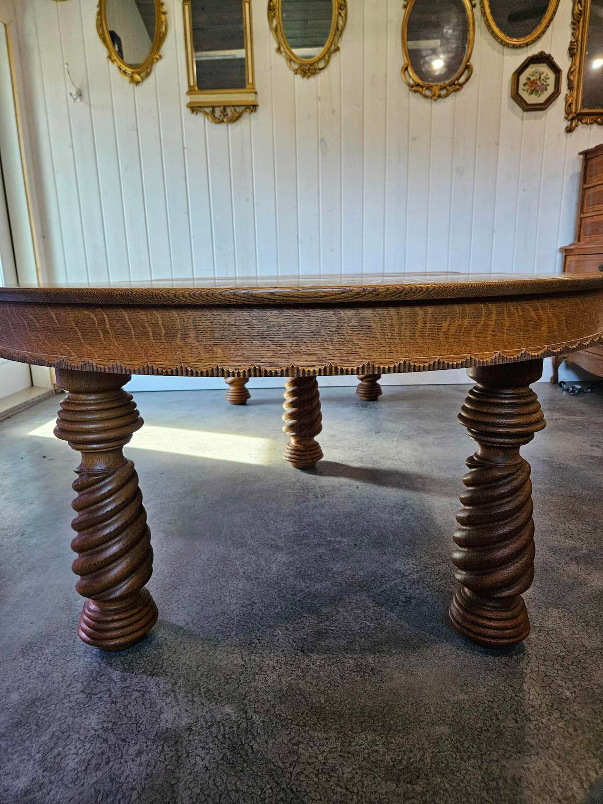 Round Oak Dining Table