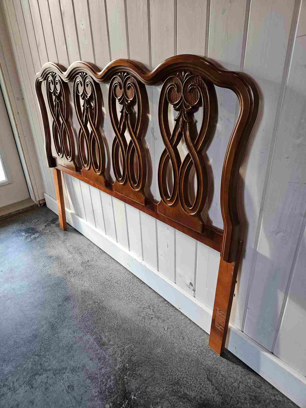 Victoriavilla Queen Head Board