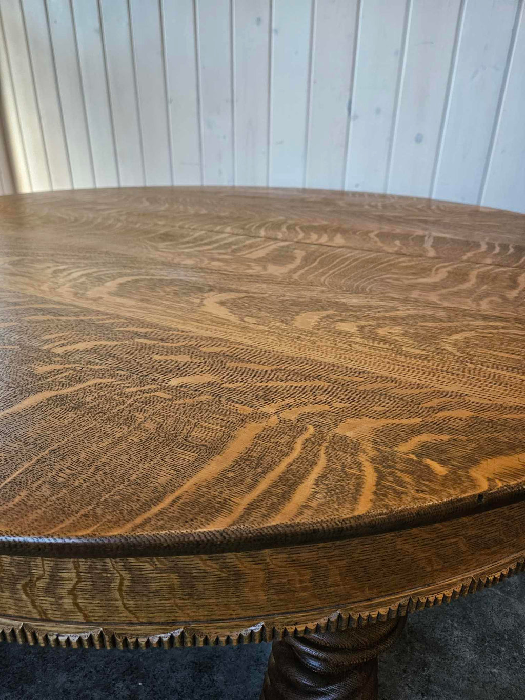 Round Oak Dining Table