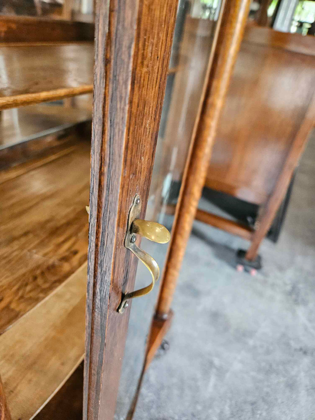 Tiger Oak Curved Display Cabinet