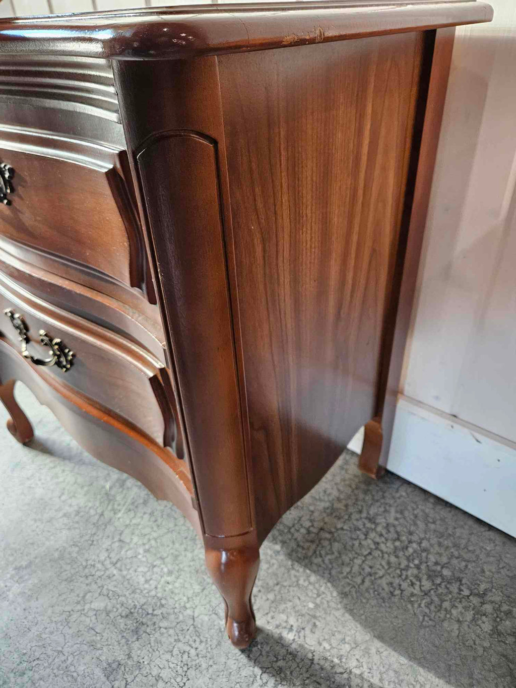 Victoriavilla Nightstands