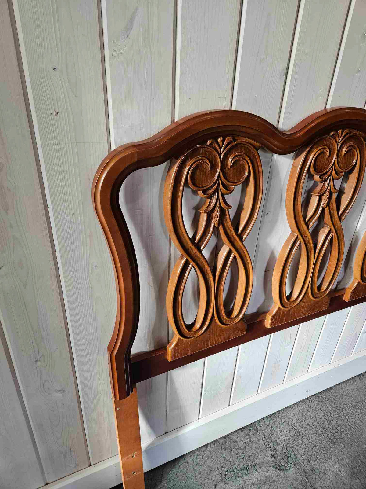 Victoriavilla Queen Head Board
