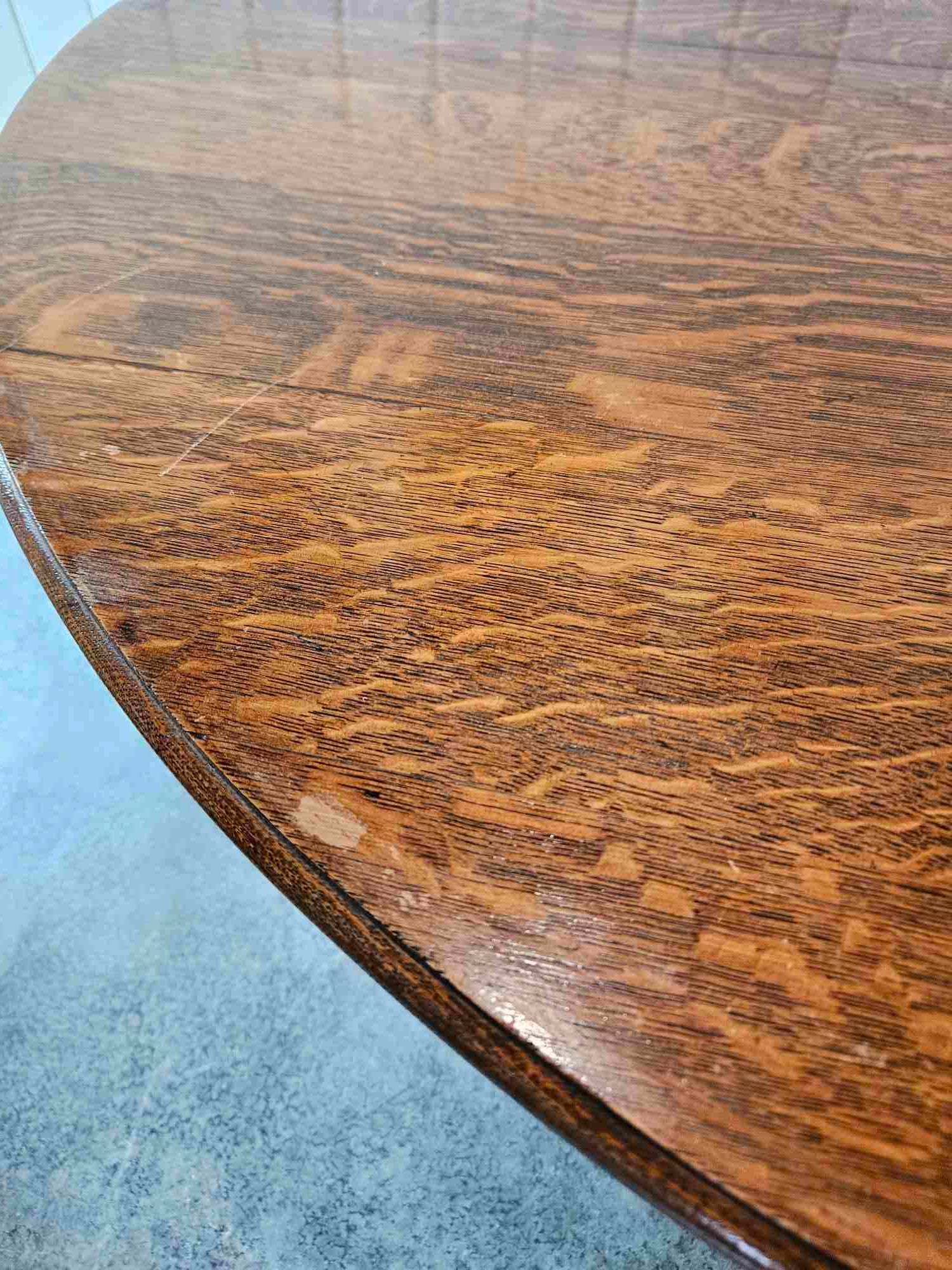Round Dining Table
