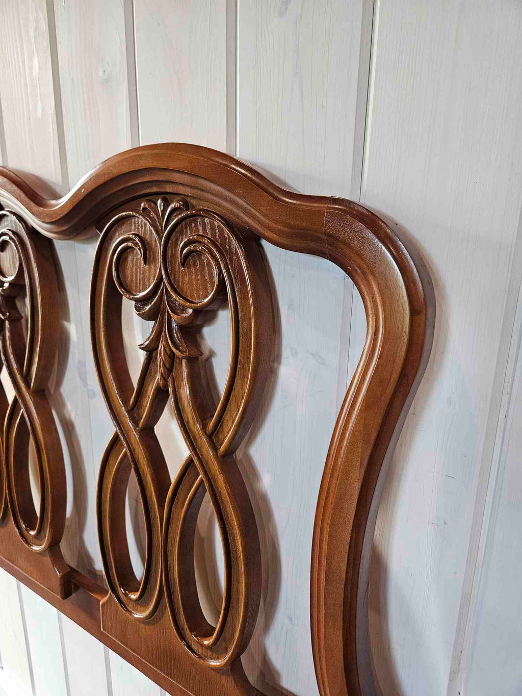 Victoriavilla Queen Head Board