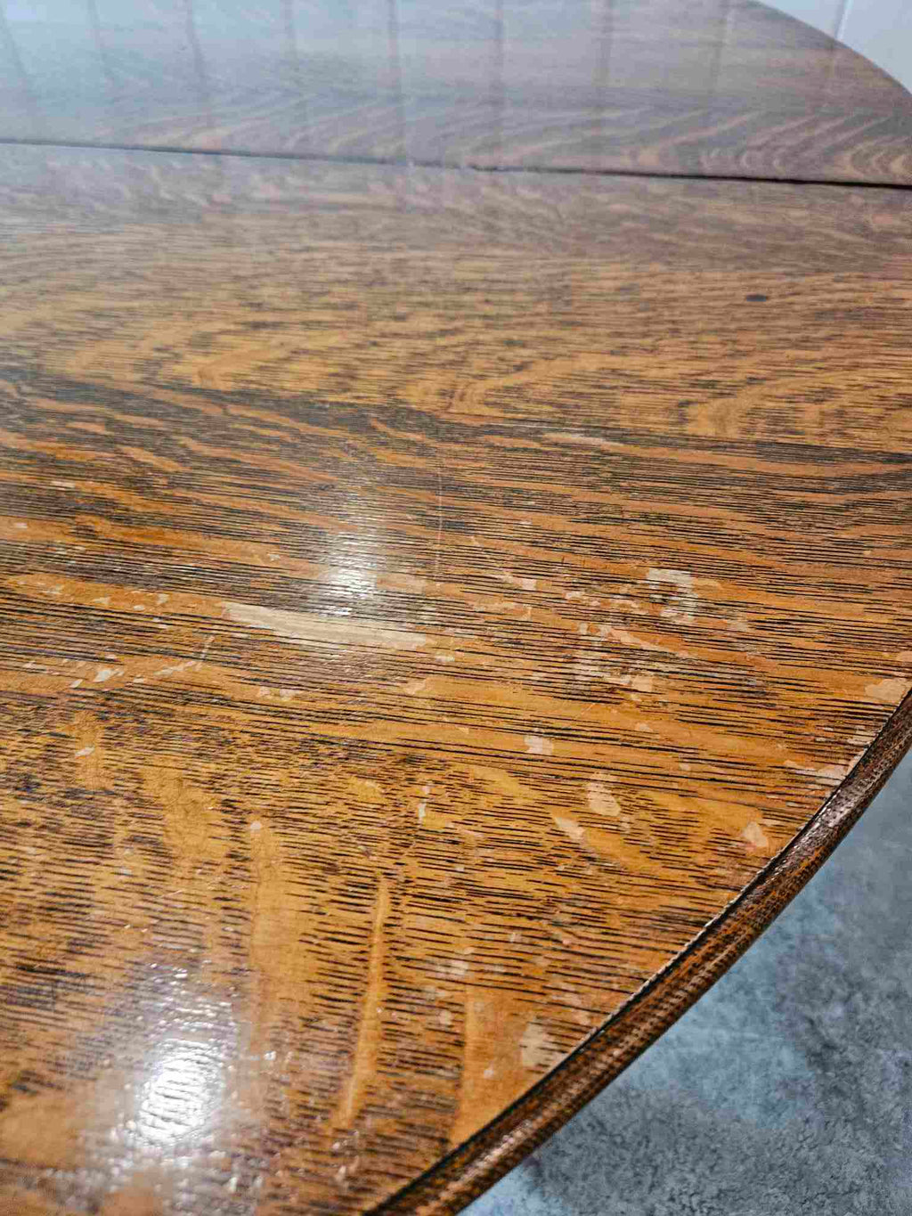 Round Dining Table