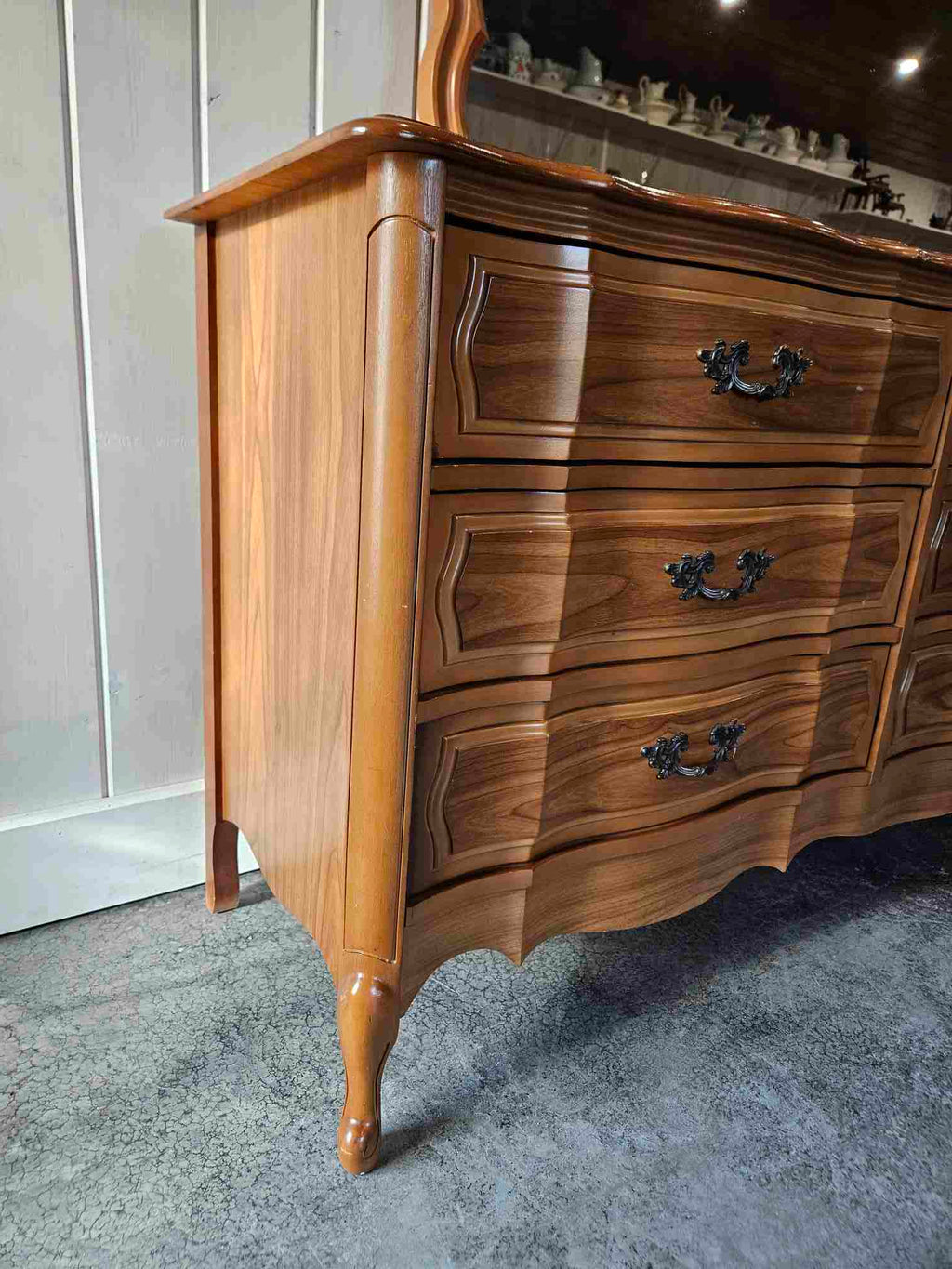 Victoriaville 9 Drawer Dresser