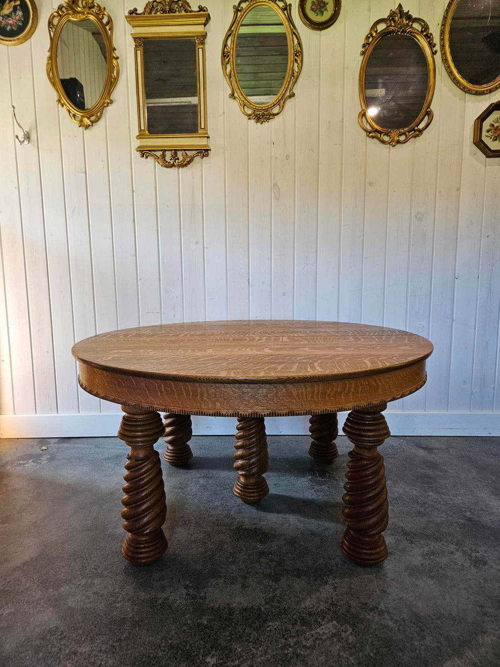 Round Oak Dining Table