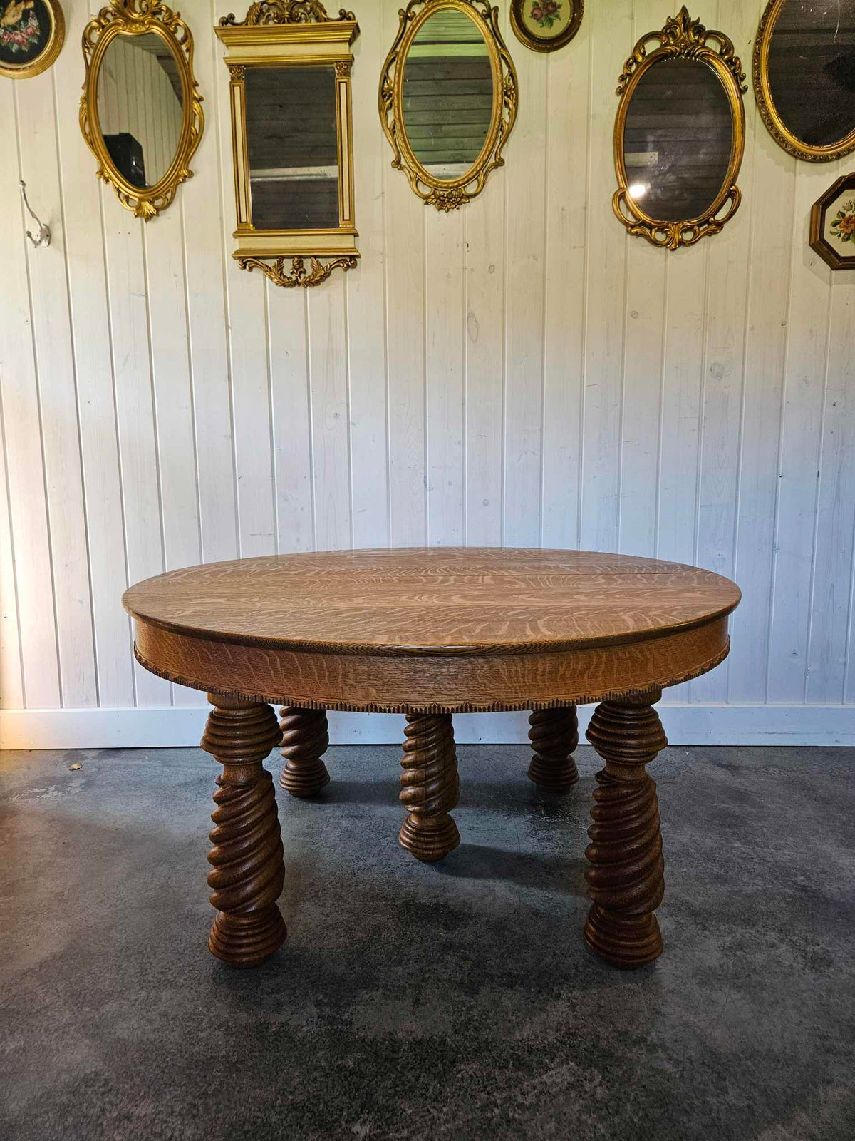 Round Oak Dining Table