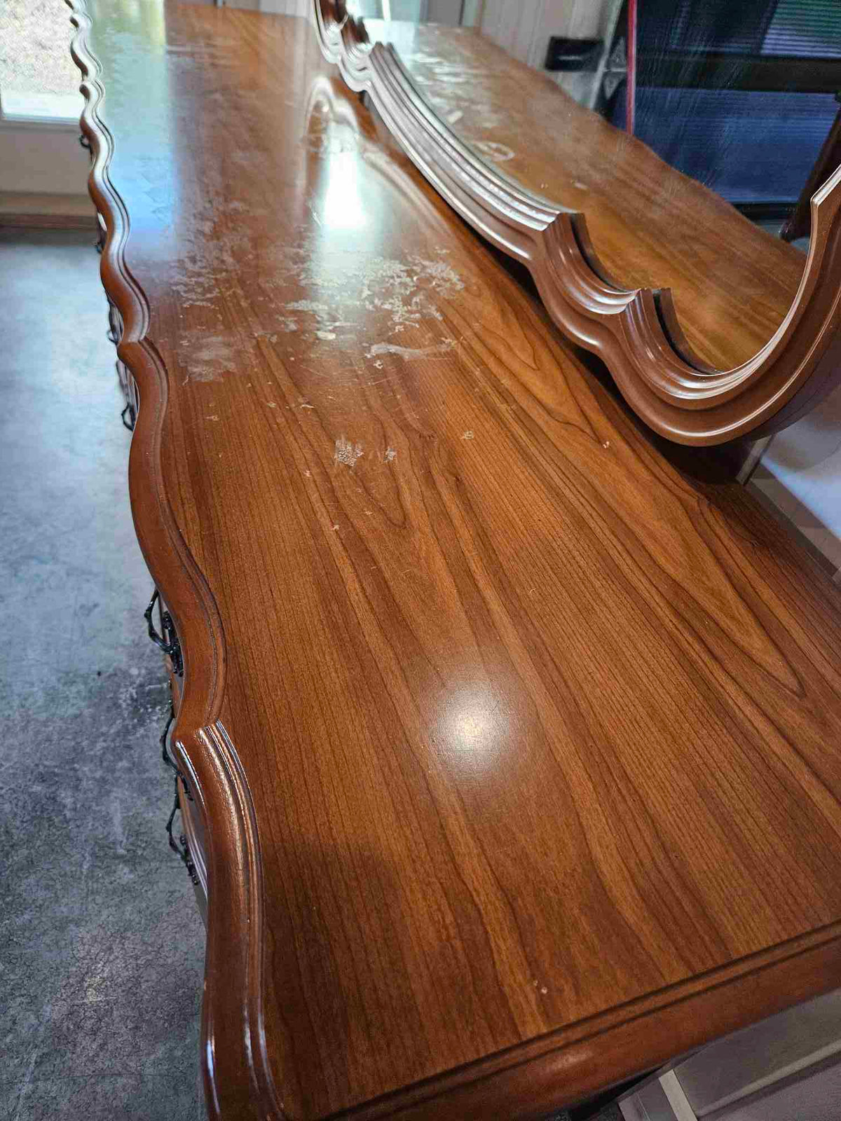 Victoriaville 9 Drawer Dresser