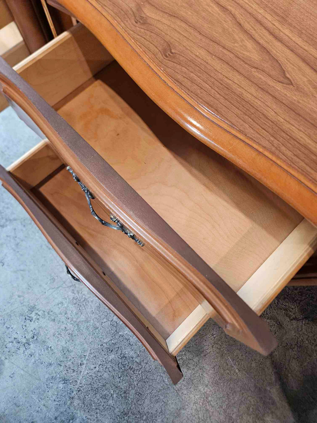Victoriavilla Nightstands